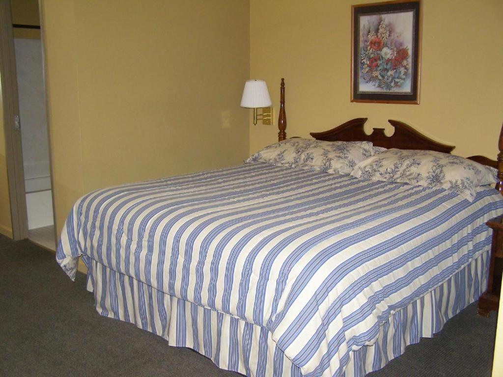 First Western Inn Caseyville エクステリア 写真