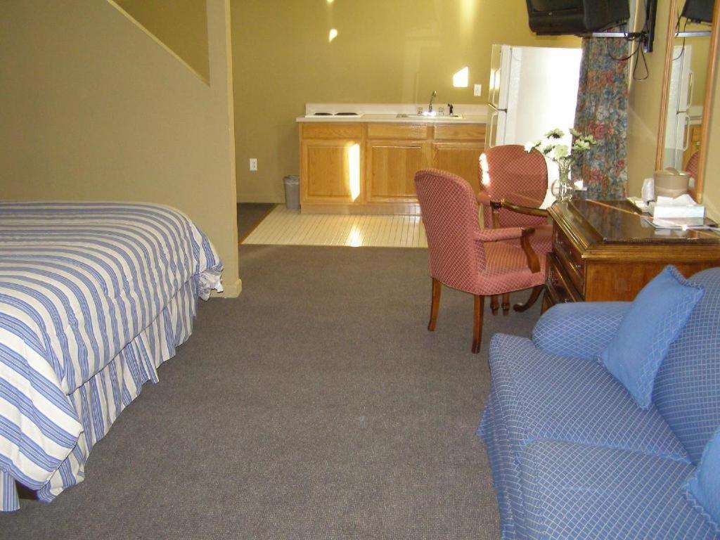 First Western Inn Caseyville エクステリア 写真