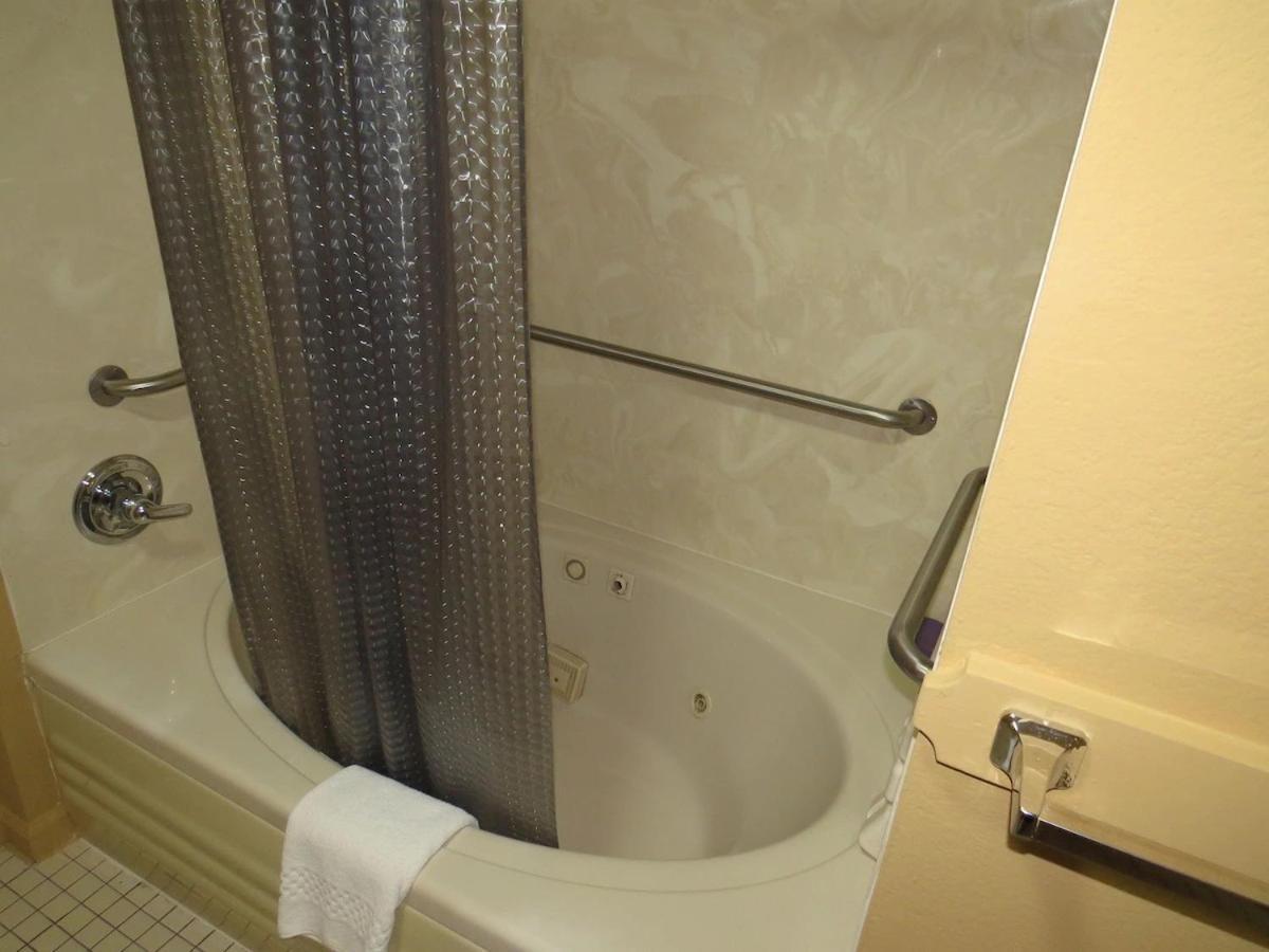 First Western Inn Caseyville エクステリア 写真